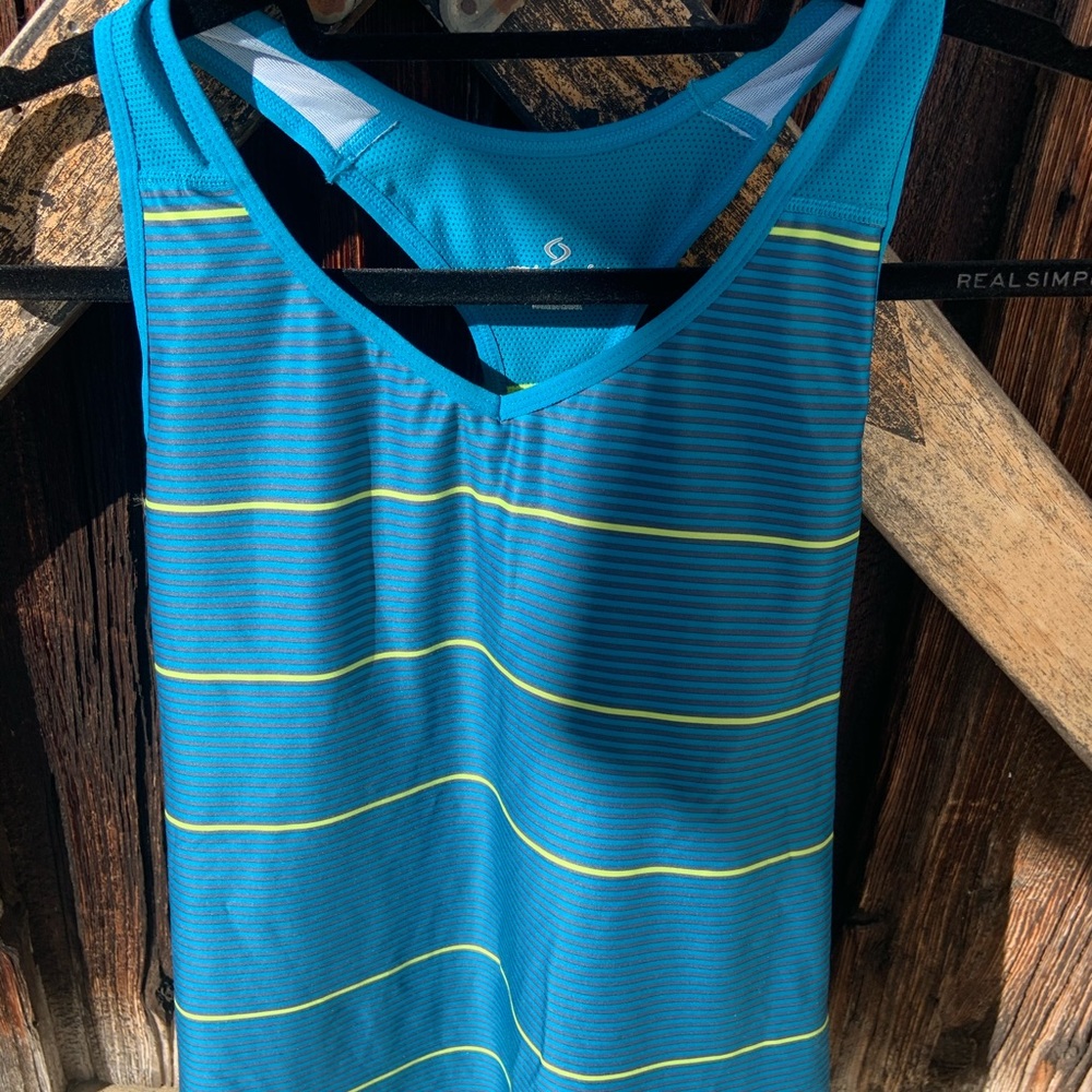 Moving Comfort Tank w/Light bra-M